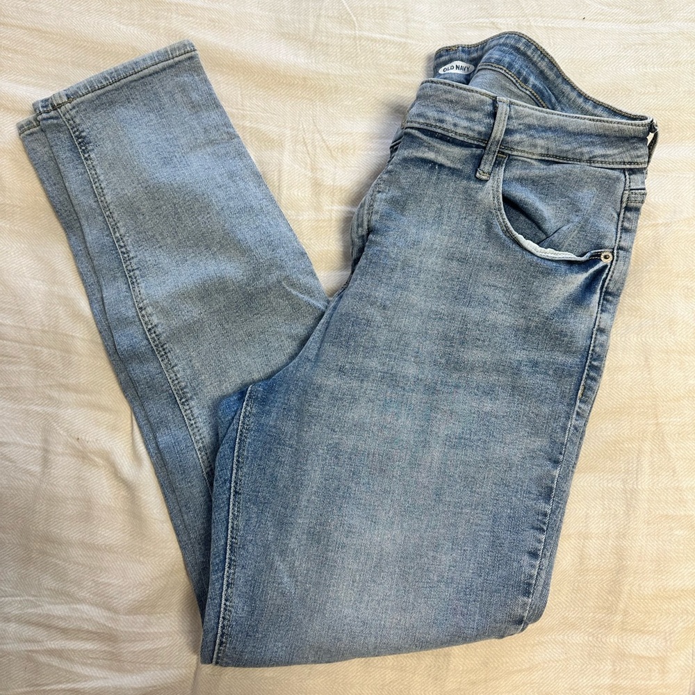 Old Navy Rockstar Super Skinny jeans, size 16